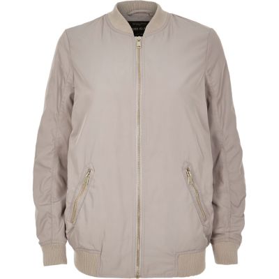 Удлиненный бомбер River Island. Бомбер светло серый дутый. Esprit Bomber Retro. Out Brook ретро бомбер артикул RN 52469бангладеш.