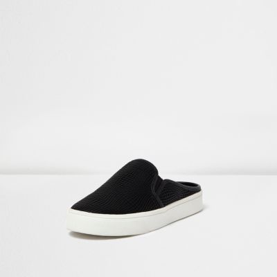 backless plimsolls