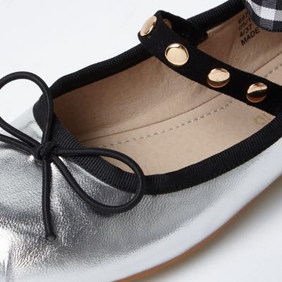 ankle ribbon flats