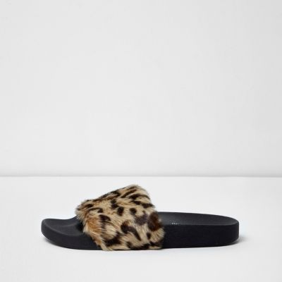 leopard print fluffy sliders