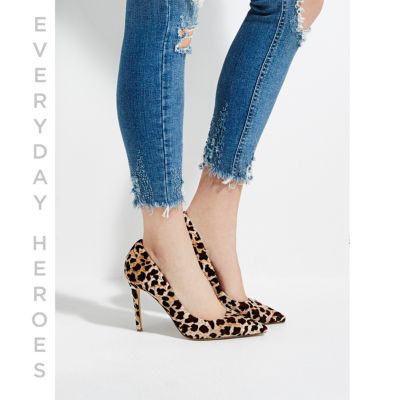 Brown leopard print velvet court shoes