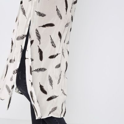 Cream feather print kimono