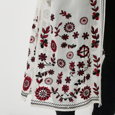 Plus white floral embroidered kimono