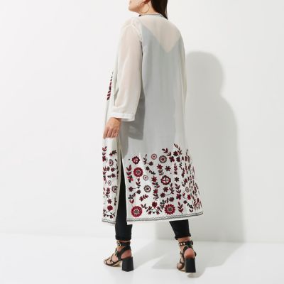 Plus white floral embroidered kimono