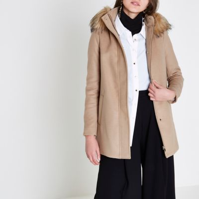 Camelkleurige swingjas met imitatiebont en capuchon