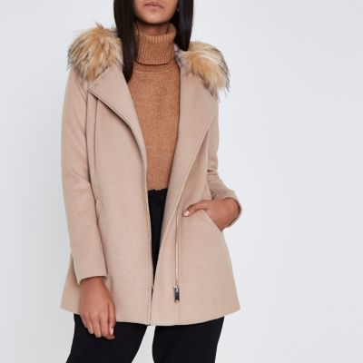 Camelkleurig bikerjack met capuchon en rand van imitatiebont