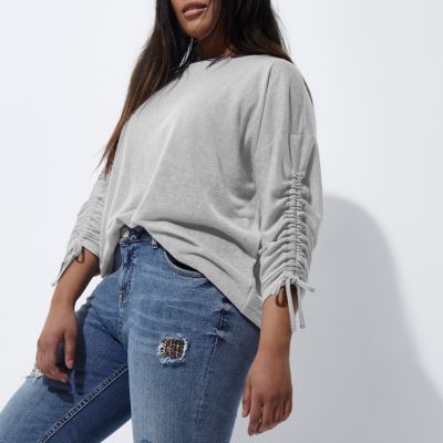 Plus – Top gris à manches froncées