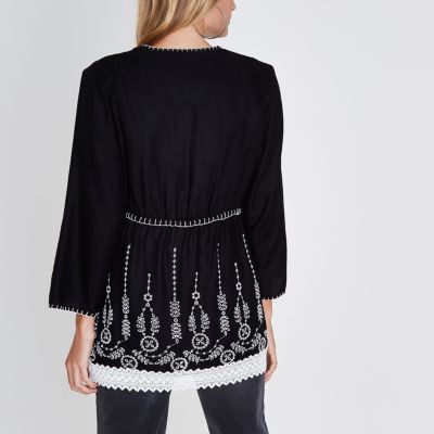 Black embroidered lace hem tassel kimono