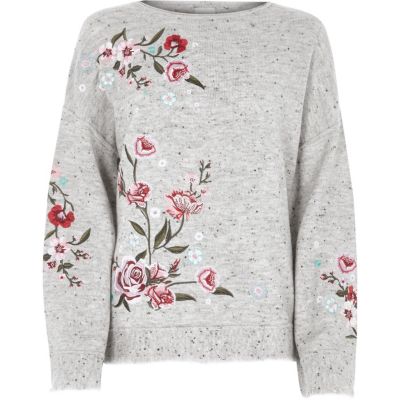 Grauer Pullover mit Blumenstickerei