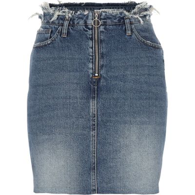Jupe en jean bleu moyen effilochée à la taille
