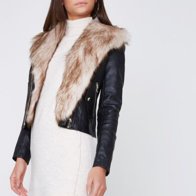 Zwart bikerjack met kraag van imitatiebont