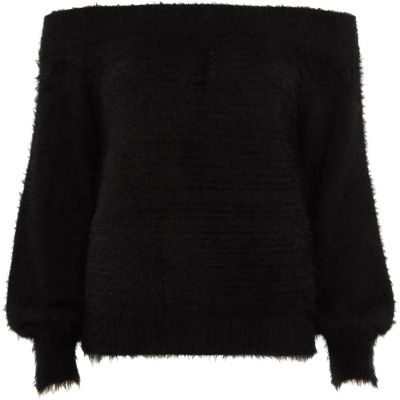 Schwarzer, flauschiger Strickpullover