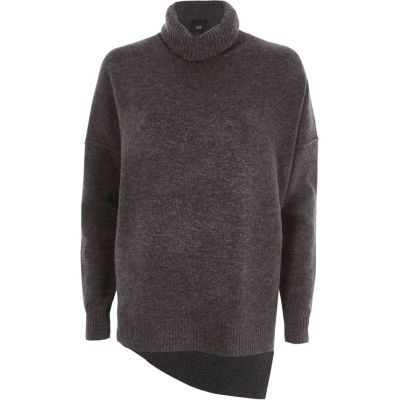 Dunkelgrauer Rollkragenpullover mit asymmetrischem Saum