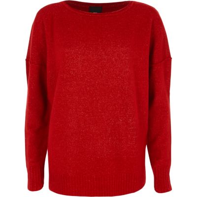 Roter, langärmeliger Pullover mit asymmetrischem Saum