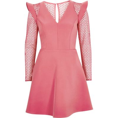 Skater-Kleid mit Rüschen und Spitzeneinsätzen