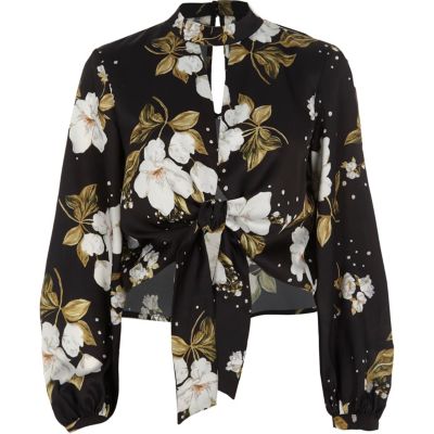 Zwarte satijnen crop top met choker, strik voor en bloemenprint