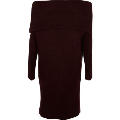 Robe pull Bardot violet foncé à revers