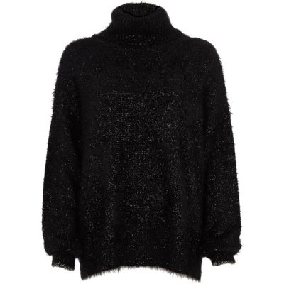 Schwarzer Rollkragenpullover