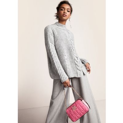 Pull en maille torsadée gris à col haut