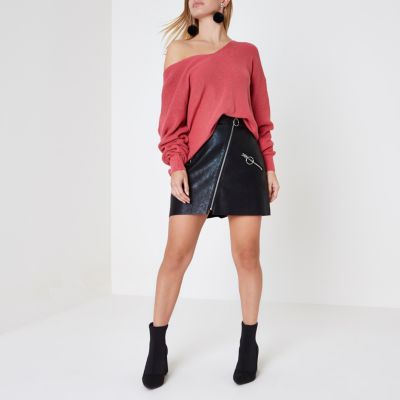 Petite – Schwarzer Minirock aus Lederimitat