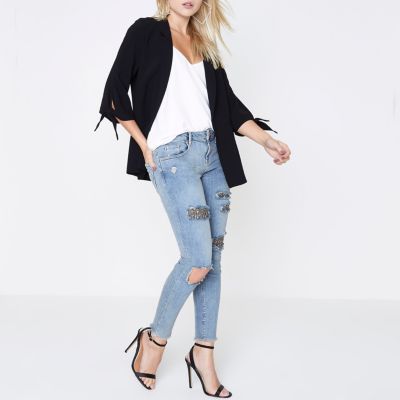 Petite – Alannah – Blaue Skinny Jeans mit Rissen und Pailletten