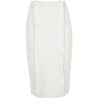 Bleistiftrock in Creme mit Rüschen