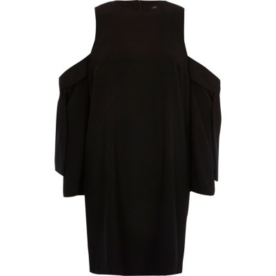 Robe noire à épaules dénudées et manches nouées
