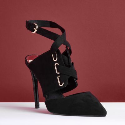 Zwarte pumps met striksluiting