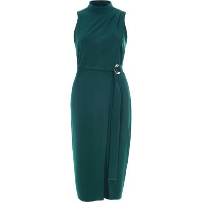 Robe mi-longue style portefeuille vert foncé à encolure haute avec anneau en demi-lune