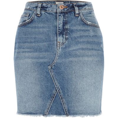 Mini-jupe en jean bleu à ourlet effiloché