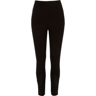 Zwarte verfraaide legging met kanten zoom
