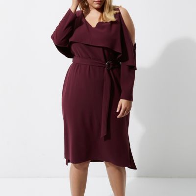 Plus – Dunkelrotes Midikleid mit Gürtel