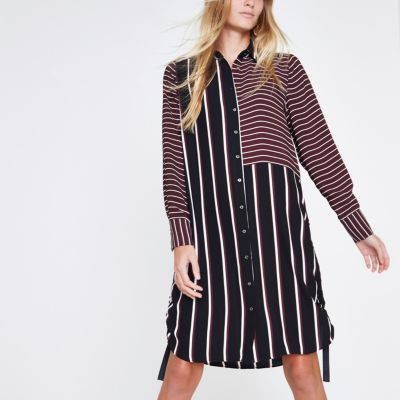 Seitlich gerafftes Blusenkleid mit Streifenmix