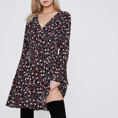 River Island RI Petite - Zwarte jurk met fijne bloemenprint