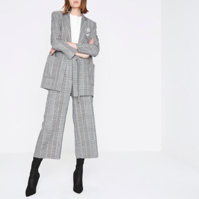 Black check brooch oversized blazer