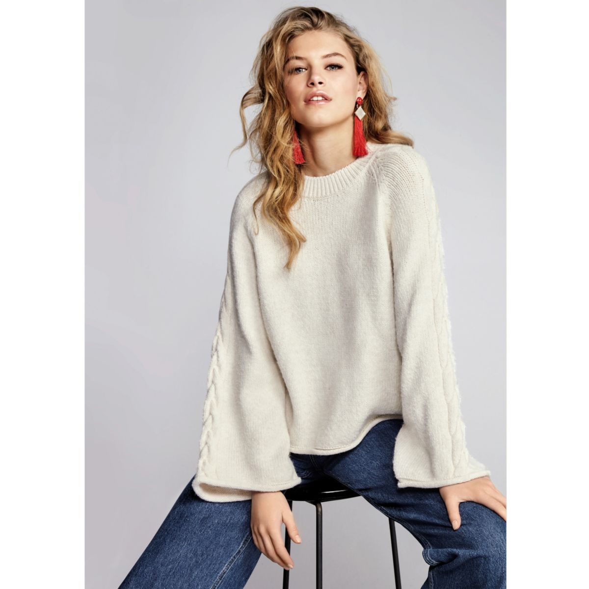 Cable knit wide sleeve pullover sweater