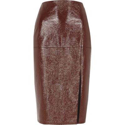 Jupe crayon en vinyle rouge foncé