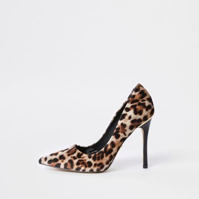 Brown leopard print court shoes